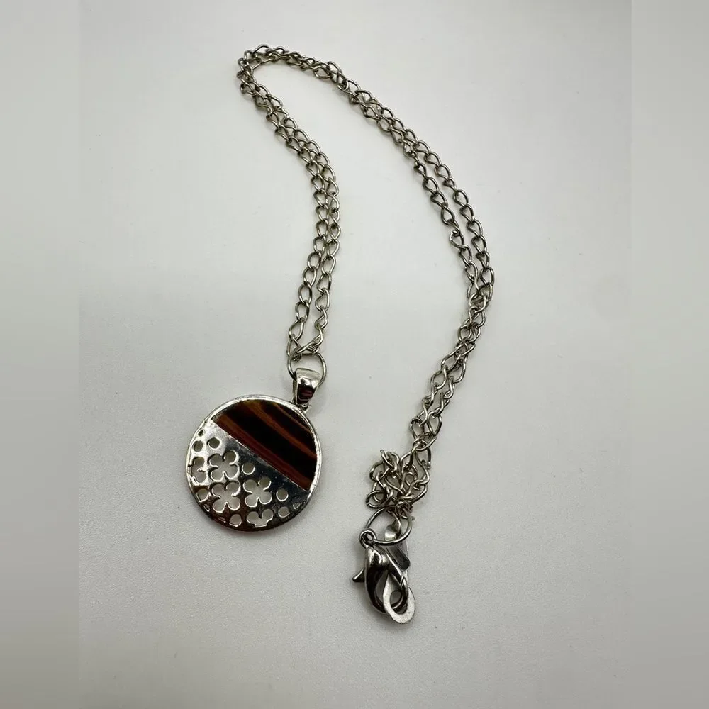 21” Sterling silver necklace with Tigers eye, flower circle pendant!‎